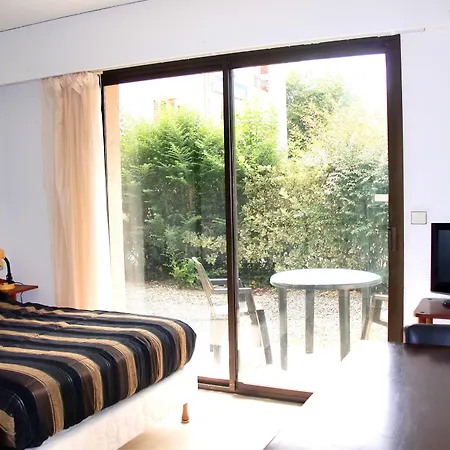 Royal Bearn Aparthotel 3*